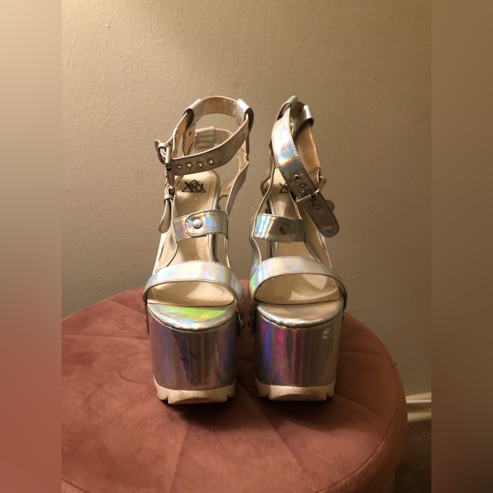 Silver Platform Heels - Picture 2 of 3